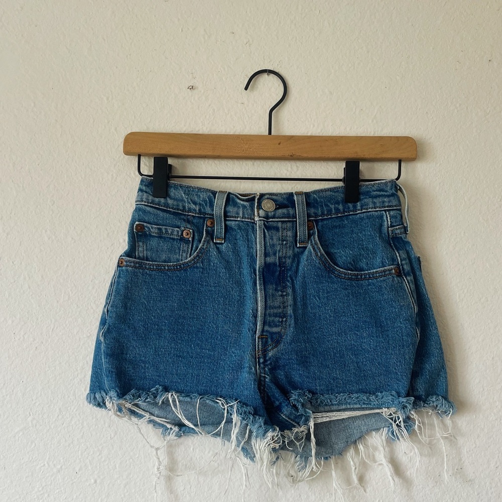 Levi’s 501 Denim Shorts W24